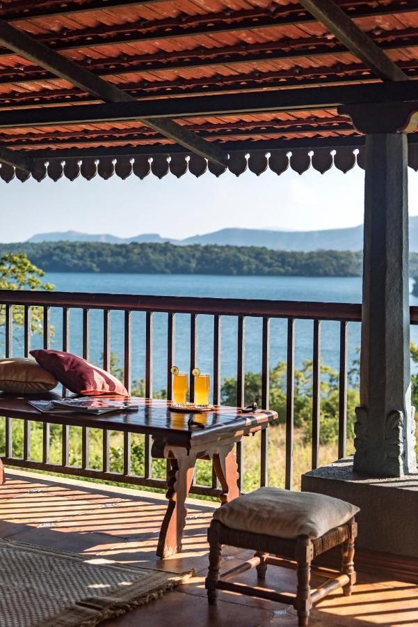 Saffronstays Anantham, Kamshet - Pet-Friendly Lakefront Villa With A Huge Verandah Nethersole Dam Dış mekan fotoğraf